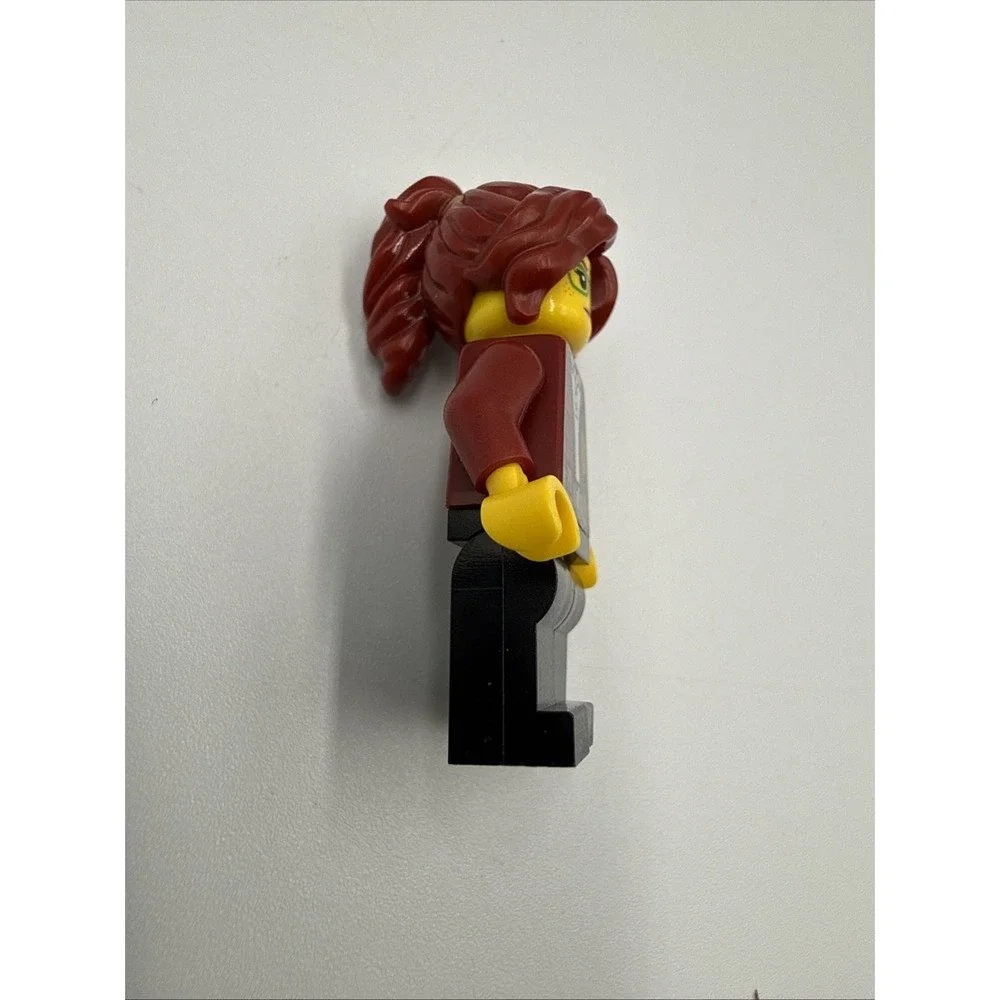 Lego CITY Minifigure - Fire Chief, Firefighter Female Freya McCloud cty1012 F12